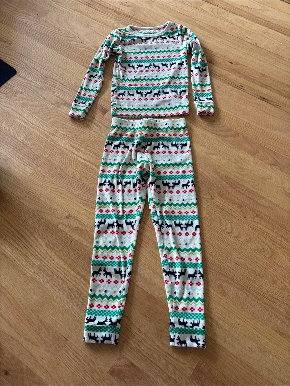 Cat & Jack White, Green, Red and Black Reindeer Pajama Set